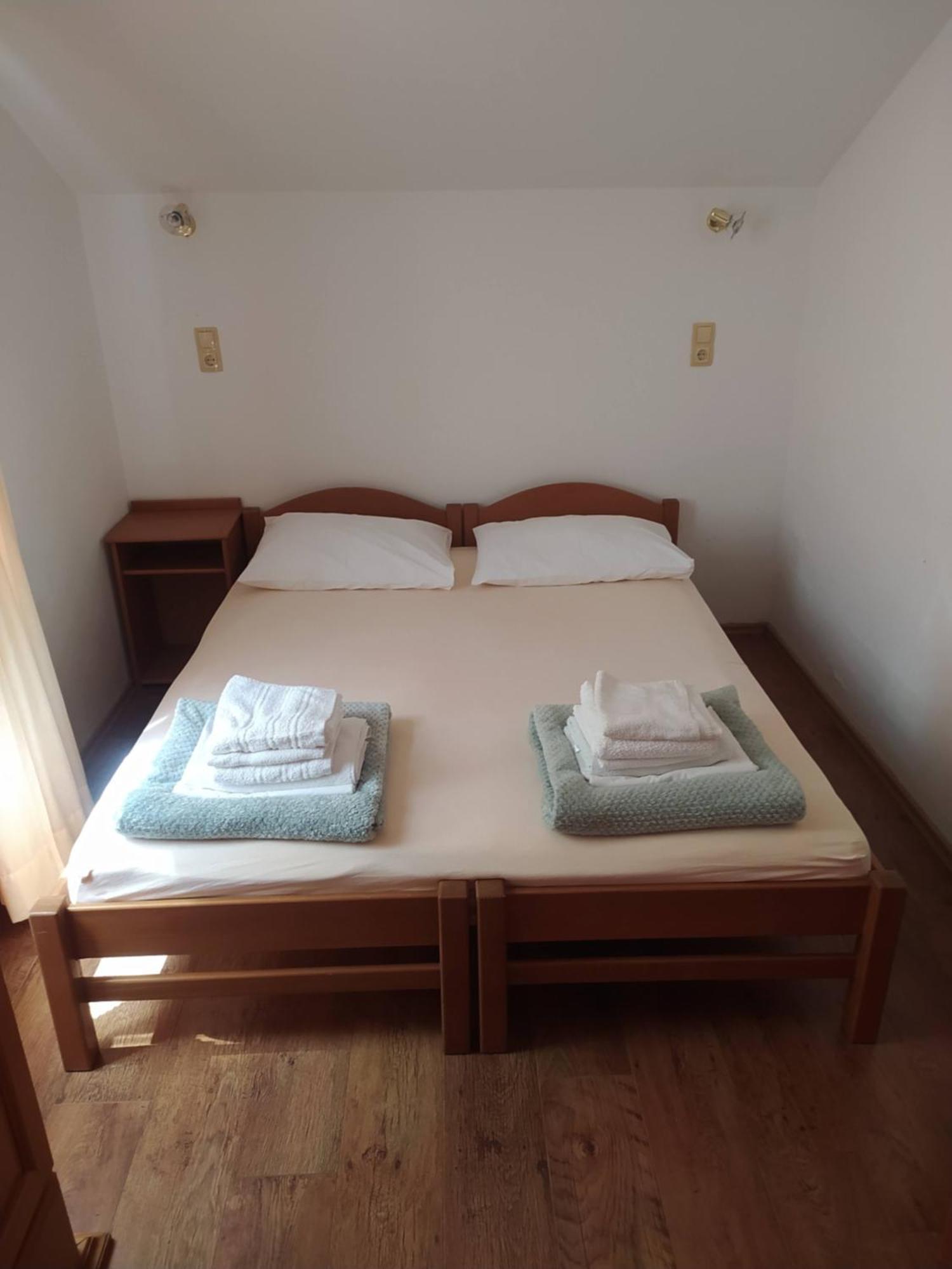 Apartments Ticinovic Omis Exterior photo