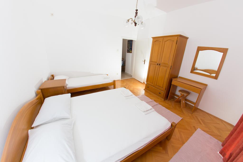 Apartments Ticinovic Omis Room photo