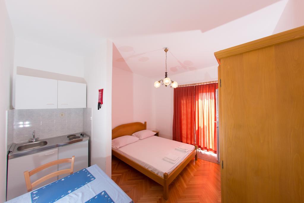 Apartments Ticinovic Omis Room photo