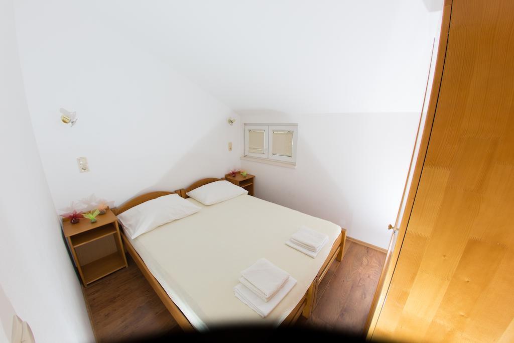 Apartments Ticinovic Omis Room photo
