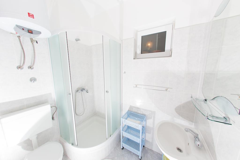 Apartments Ticinovic Omis Room photo